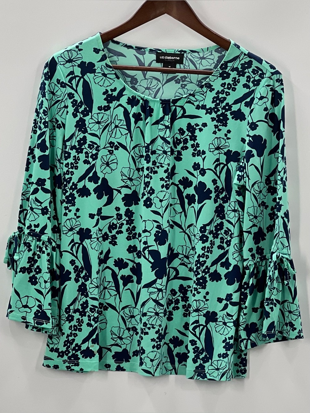 395 Liz Claiborne Mint Green Floral Bell Sleeve Top